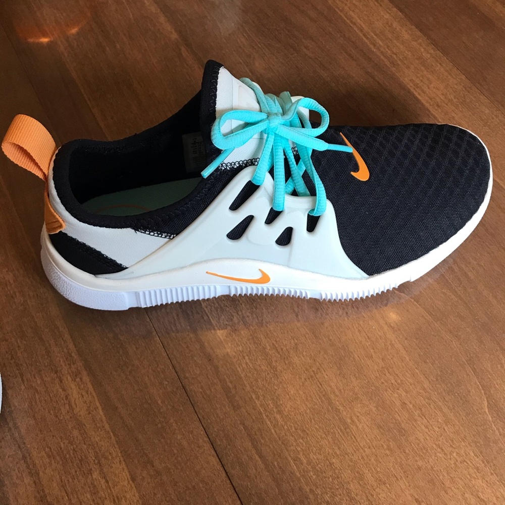 Women’s Nike Acalme